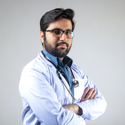 Head shot of Dr. James Chen